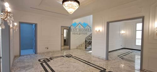 8 Bedrooms Huge Villa with Swimming Pool in Yarmouk