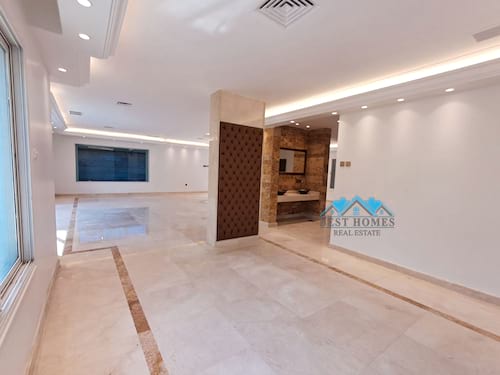 A Nice and Spacious 4 Bedrooms Villa in Abu Al Hasaniya