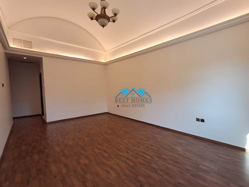 A Nice and Spacious 4 Bedrooms Villa in Abu Al Hasaniya