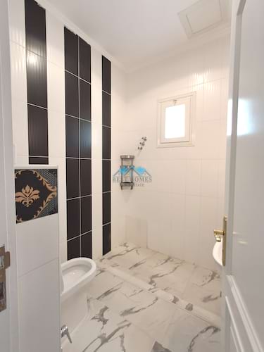 4 Bedrooms Floor in West Mishref
