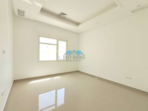 4 Bedrooms Floor in West Mishref