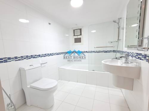 Modern Style 4 Bedrooms Floor in Jabriya