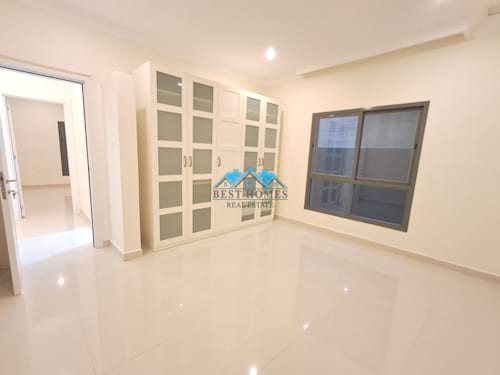 Modern Style 4 Bedrooms Floor in Jabriya