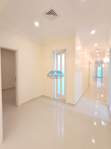 Modern Style 4 Bedrooms Floor in Jabriya