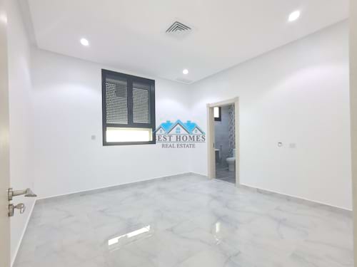 Small 4 Bedrooms Apartment in Massayal