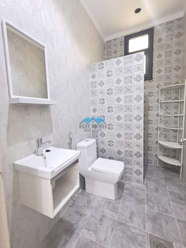 Small 4 Bedrooms Apartment in Massayal