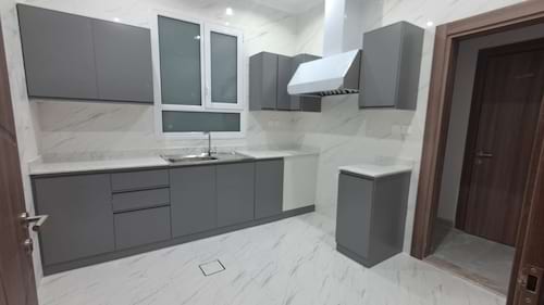 3 Bedrooms Apartment in Riqqah Area