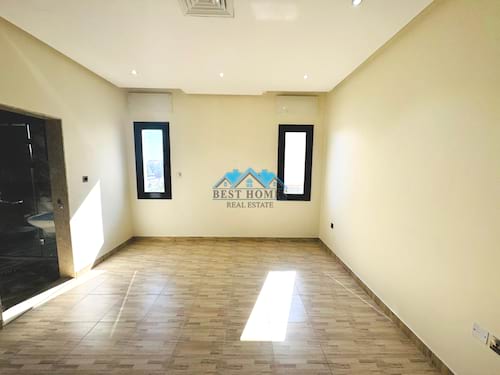 Seaview Four-Bedrooms Apartment in Salwa