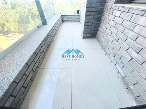 Seaview Four-Bedrooms Apartment in Salwa