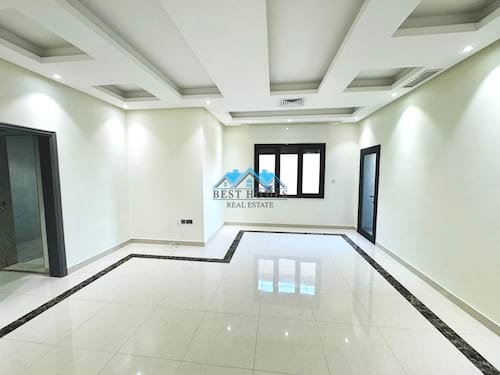 Seaview Four-Bedrooms Apartment in Salwa