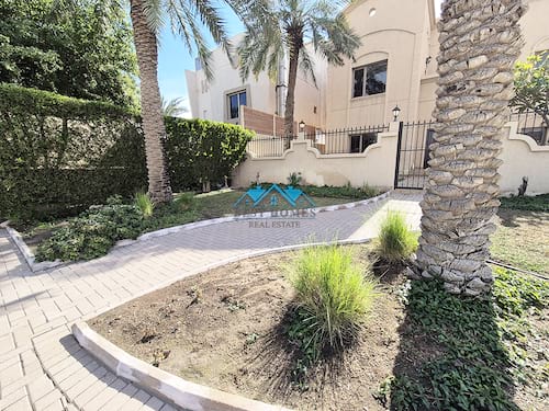 Nice & Spacious 5 Bedrooms Corner Villa in Egaila