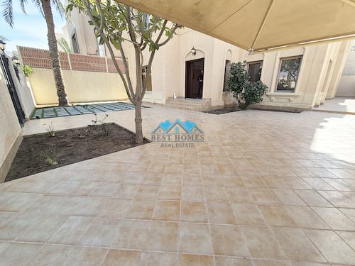 Nice & Spacious 5 Bedrooms Corner Villa in Egaila