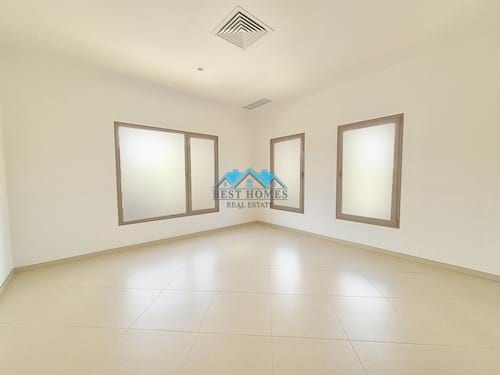 Nice & Spacious 5 Bedrooms Corner Villa in Egaila
