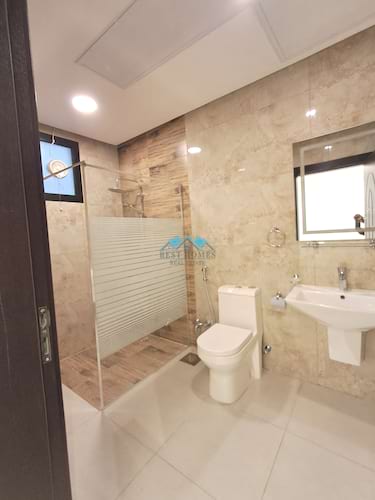 Modern 4 Bedrooms Floor in Funaitees 