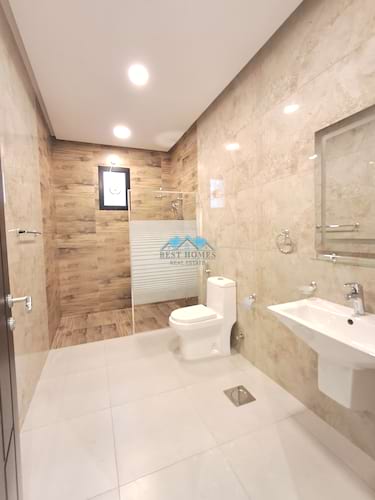 Modern 4 Bedrooms Floor in Funaitees 