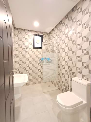 Modern 4 Bedrooms Floor in Funaitees 