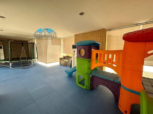 03 Bedrooms Spacious Apartment in Shaab Al Bahri