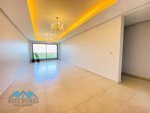 Spacious 03 bedroom apartment with balcony in salwa