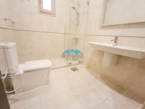 4 Bedrooms Basement Floor in Jabriya