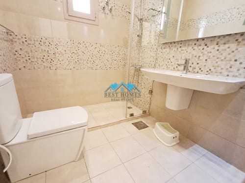 4 Bedrooms Basement Floor in Jabriya