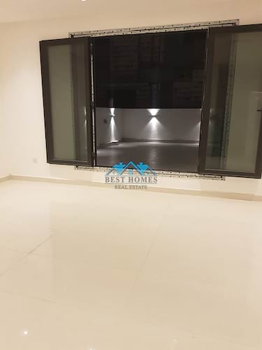 3 Bedrooms Floor In Massayal