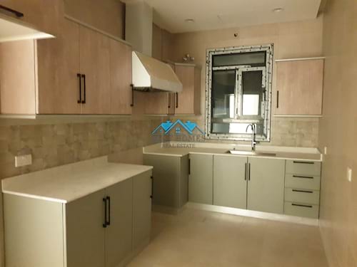 3 Bedrooms Floor In Massayal