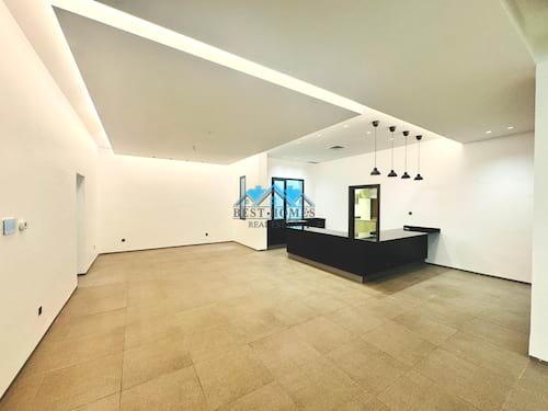 Five Bedrooms Duplex Apartment with A Private Entrance in Abu Fatira