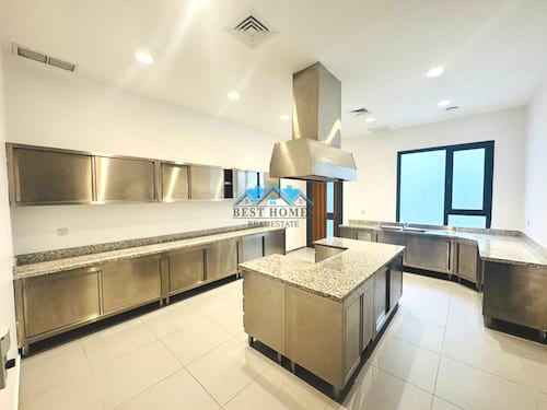 Five Bedrooms Duplex Apartment with A Private Entrance in Abu Fatira