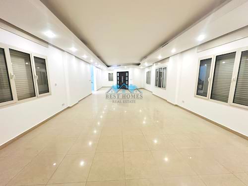 Seven Bedrooms Spacious Villa in Salwa