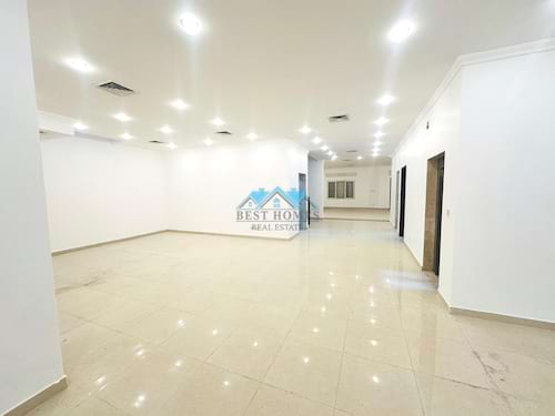 Seven Bedrooms Spacious Villa in Salwa