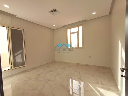 4 Bedrooms Floor in Surra