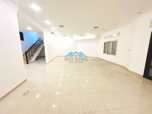 Seven Bedrooms Spacious Villa in Salwa