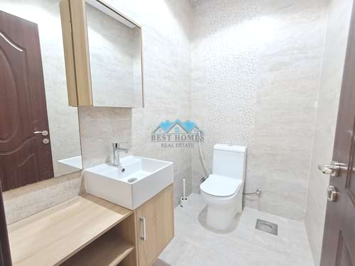 4 Bedrooms Floor in Surra