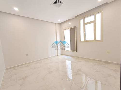 4 Bedrooms Floor in Surra