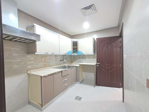 4 Bedrooms Floor in Surra