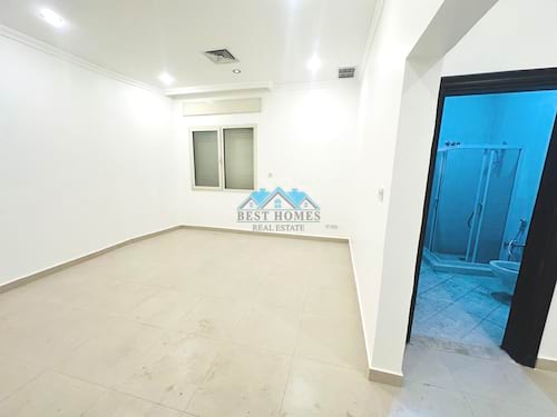 Seven Bedrooms Spacious Villa in Salwa