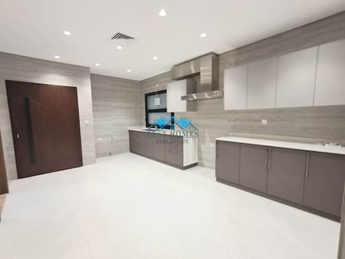Luxury 4 Master Bedroom Renovated Duplex Villa in Jabriya
