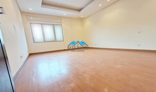 4 Bedrooms Apartment in Mishref