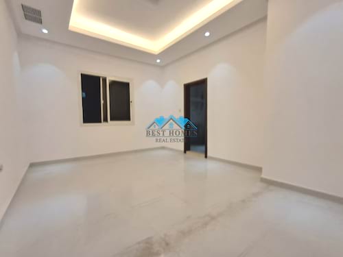 Spacious 5 Bedrooms Floor in Sadeeq Area