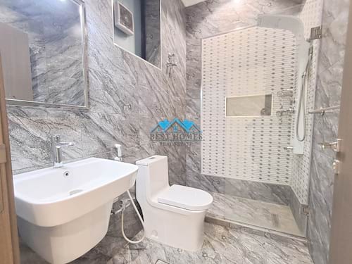 Nice and Spacious Five Bedrooms Floor in Funaitees