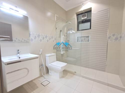 Nice and Spacious Five Bedrooms Floor in Funaitees