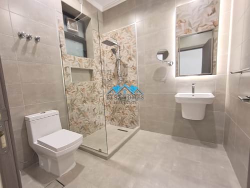 Nice and Spacious Five Bedrooms Floor in Funaitees