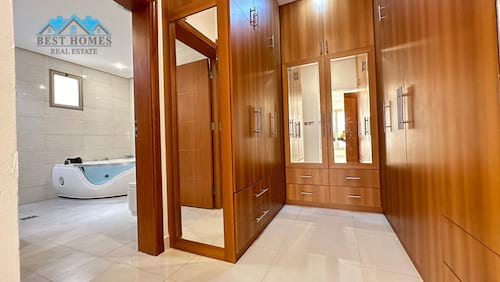 06 Bedroom Luxurious Villa in Sideeq