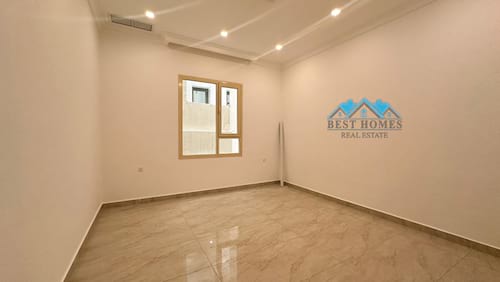 4 Bedrooms Ground Floor Apartment in Funaitees