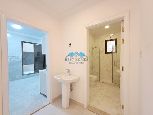 Nice and Spacious 3 Bedrooms Apartment in Sadeeq
