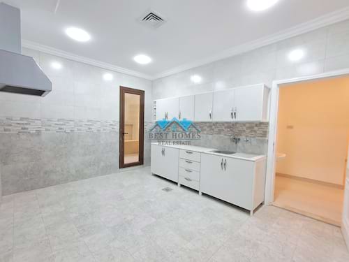 Nice and Spacious 3 Bedrooms Apartment in Sadeeq