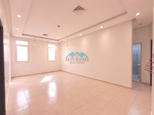 3 Bedrooms Apartment in Rumaithiya