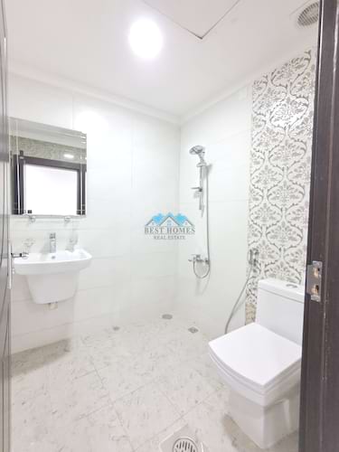 4 Bedrooms Apartment in Rumaithiya