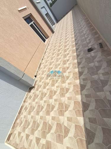 4 Bedrooms Apartment in Rumaithiya