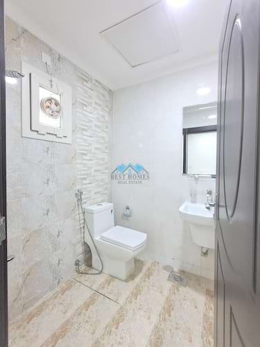 4 Bedrooms Apartment in Rumaithiya